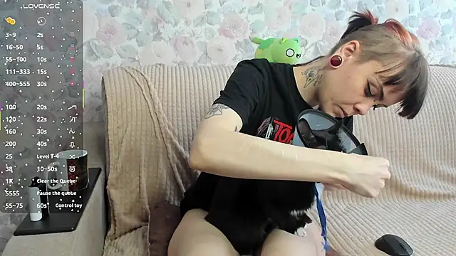 sweet posya online show from March 18, 1:16 pm