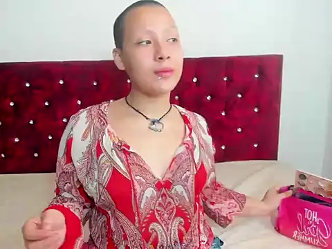 Cherry vald online show from October 1, 2:00 pm