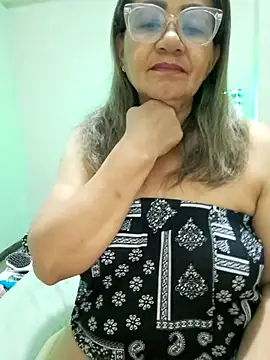 Vickysweeeettt online show from March 18, 1:10 am