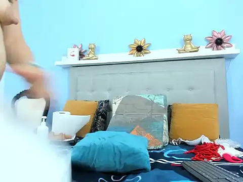 monalind220 online show from November 20, 6:31 pm