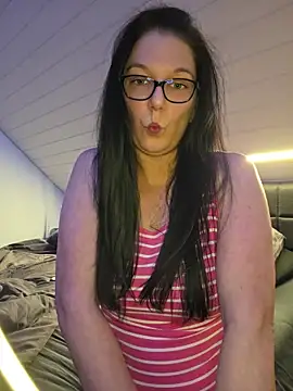 Swiss Lady online show from May 16, 9:03 pm