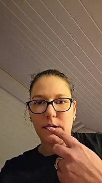 Swiss Lady online show from May 5, 6:33 pm