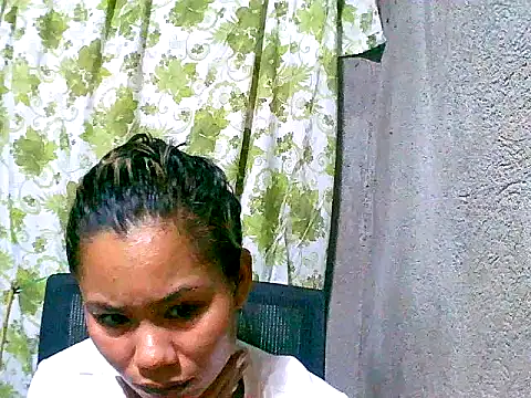Snapshot of Sweeetgurll chatting on September 17, 8:23 am Sweeetgurll online show from September 17, 8:23 am