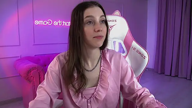 VeronicaVances online show from May 6, 6:45 pm
