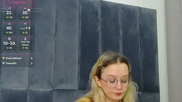 MaeLili online show from November 15, 4:35 am