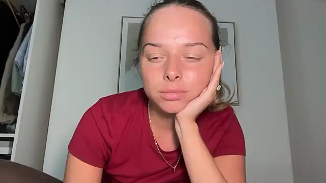 KayleeBella online show from April 28, 8:35 pm