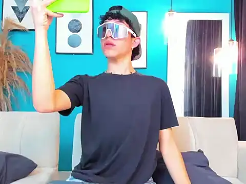 Marcus and Tony online show from March 8, 3:21 am