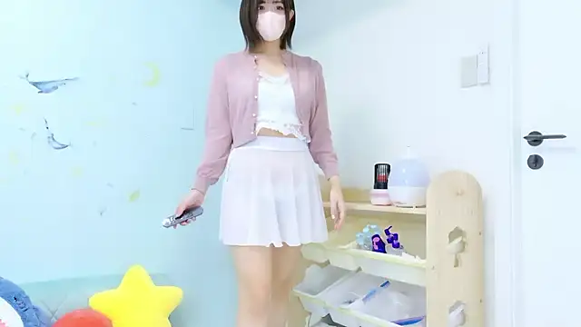 Hinata Sun online show from November 15, 10:27 am