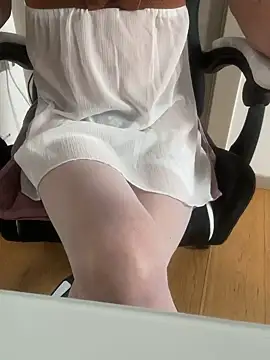 bananasex204 online show from May 10, 4:58 am