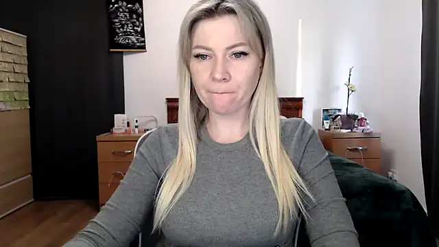 ParadiseAlina online show from April 21, 6:59 pm