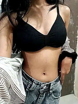 Daizy Shah online show from January 5, 5:38 pm