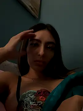 RoseyMae online show from October 19, 3:03 pm