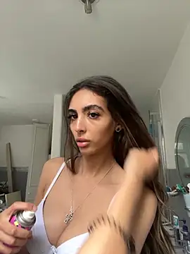 RoseyMae online show from October 4, 12:00 pm