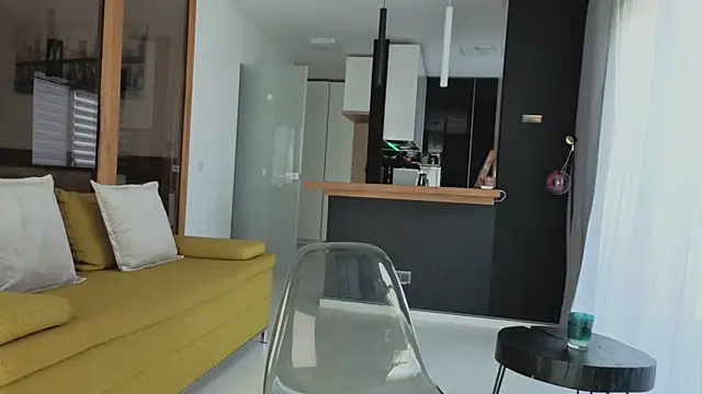 NataliaPrince1 online show from April 4, 7:40 am