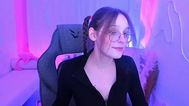 JenniferKiim online show from February 1, 10:47 am