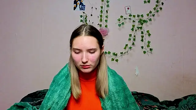  kikiclark   online show from December 19, 9:07 pm