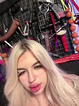 Steffi Snowbunny online show from February 7, 10:13 pm