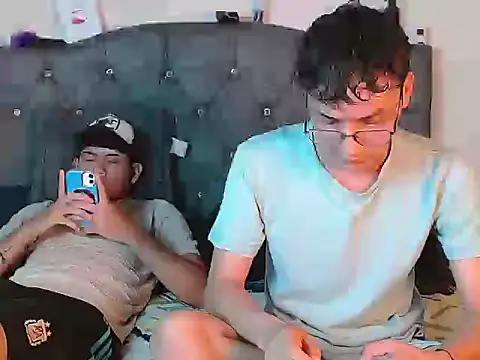 Snapshot of logan_willyams_ chatting on September 9, 9:25 pm logan willyams  online show from September 9, 9:25 pm