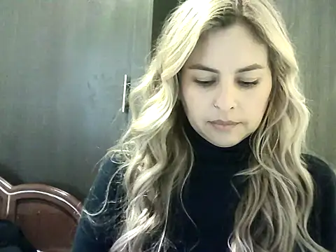 Valery  Rouse  online show from October 1, 8:25 pm