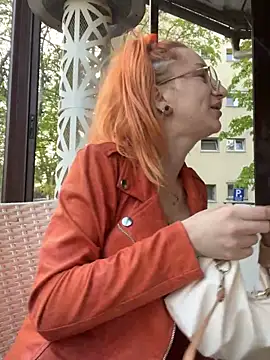 DaddysLittleSlutfox online show from April 15, 4:18 pm