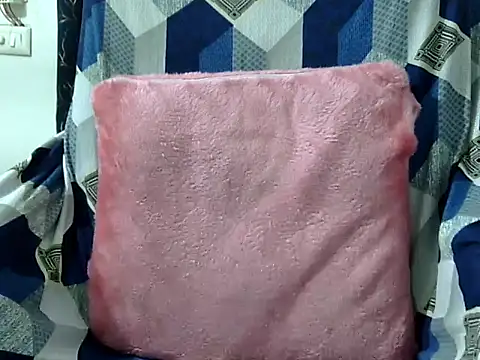 Riva arora01 online show from January 9, 11:03 am