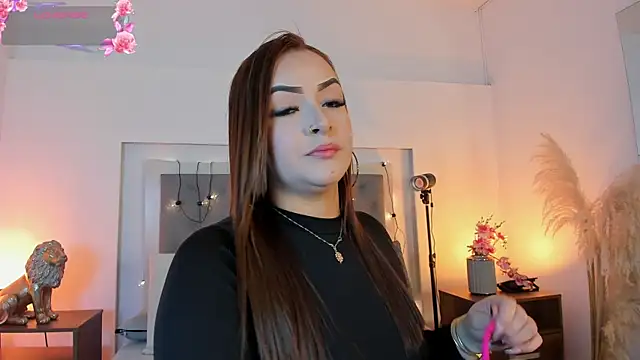 lea walkerr online show from April 7, 7:16 pm