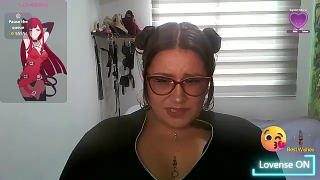 Snapshot of Vesper_Vixen chatting on October 16, 1:47 pm Vesper Vixen online show from October 16, 1:47 pm