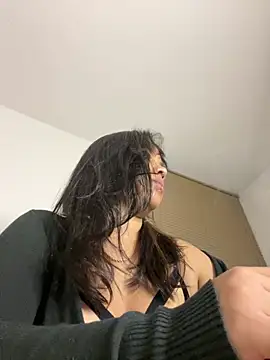 P A U L I N A  online show from April 24, 3:09 am