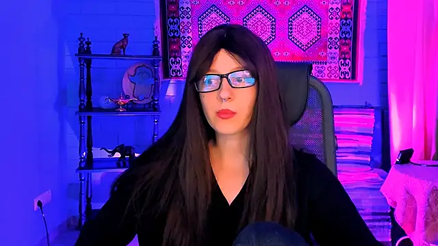 Snapshot of AliceWelch_ chatting on October 22, 12:10 pm AliceWelch online show from October 22, 12:10 pm