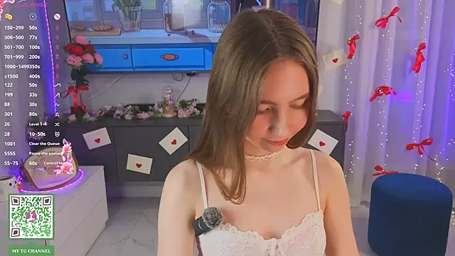 ElfredaTupy online show from March 8, 2:04 am