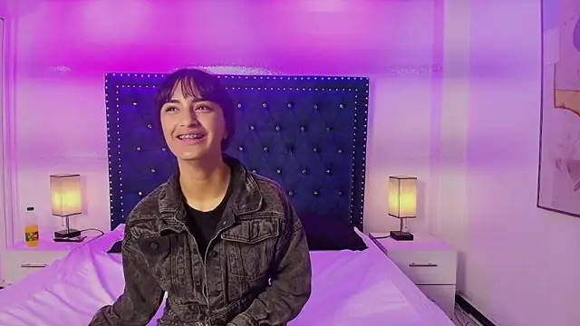 Damian and roxanne online show from March 24, 12:32 pm