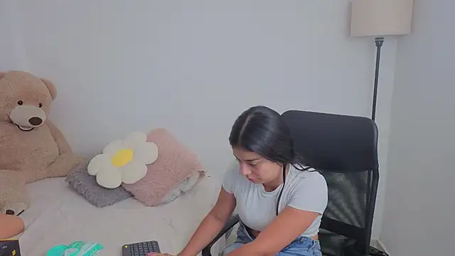 valerihouse online show from November 2, 12:36 am