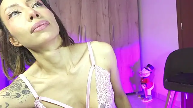 AnnaKimm online show from March 11, 10:45 pm