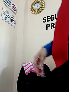 Hannah-colx online show from November 1, 4:00 pm