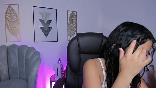 issi loren online show from March 18, 11:37 am