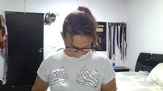 MiaVega online show from February 7, 7:40 pm