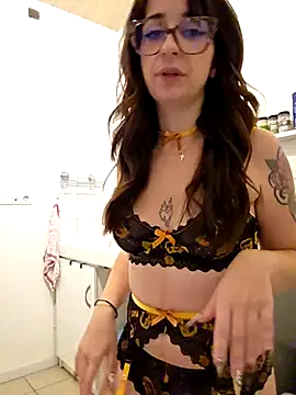 CornetDeGlace online show from October 16, 7:49 pm