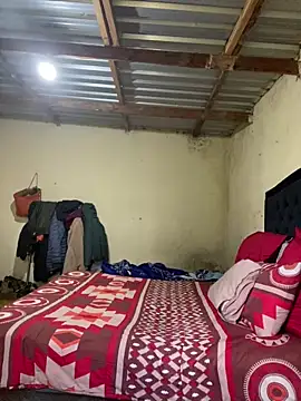 Curvycandy95 online show from March 7, 6:20 am