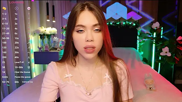 MimiFors online show from October 18, 7:48 pm