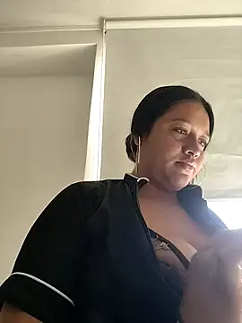 Snapshot of -Mia1 chatting on September 9, 1:33 pm -Mia1 online show from September 9, 1:33 pm