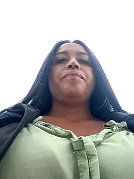 Snapshot of -Mia1 chatting on October 10, 6:24 pm -Mia1 online show from October 10, 6:24 pm