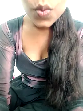 Snapshot of cute_parii_ chatting on October 1, 10:09 am cute parii  online show from October 1, 10:09 am