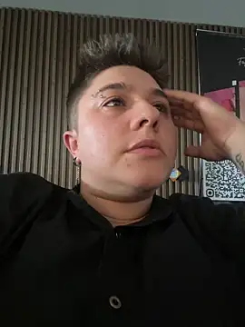 IanGilbert online show from October 29, 4:42 pm