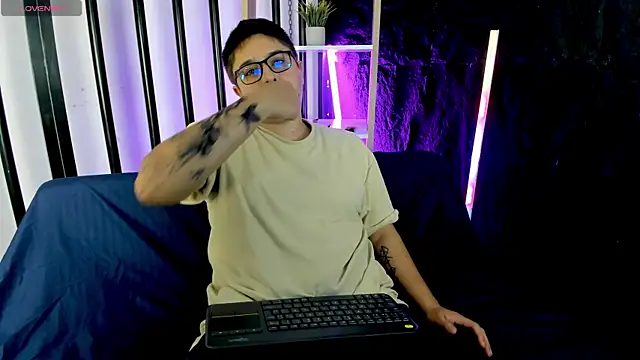 IanGilbert online show from October 15, 9:28 pm