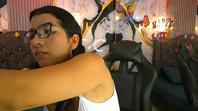 GiaCutee online show from April 1, 3:18 am