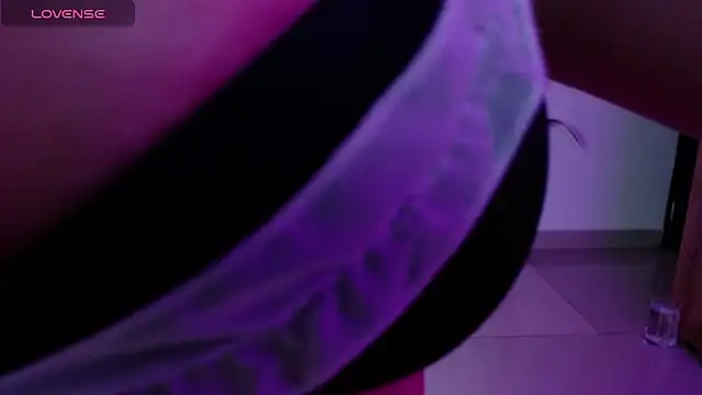 Hannah Ortega online show from April 28, 12:30 am