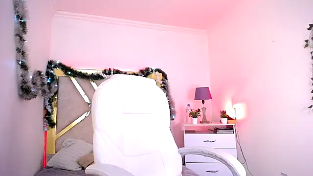 Ashley parkerr online show from December 19, 5:10 am