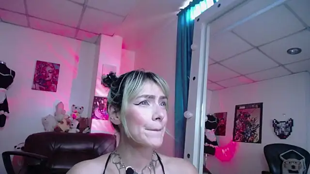 pom-purin online show from April 7, 1:13 pm