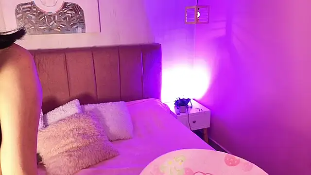 ela petit online show from November 25, 9:26 pm