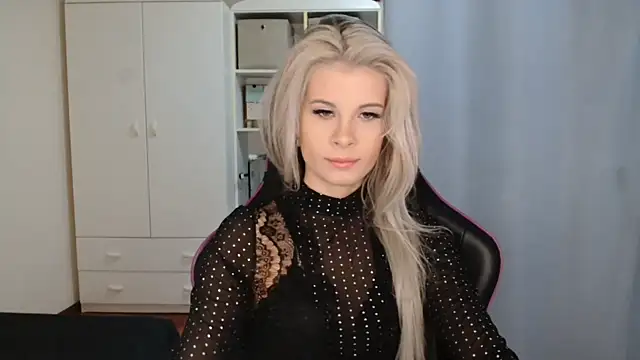 KristineGlow online show from March 30, 6:13 am